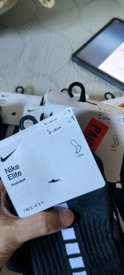 Nike Elite Basketball Dri-FIT Socks (Category: Socks) located in Rizal. Submitted by bonafide.essentials (Listing ID 1452889276, Image 1). Description: - Nike Elite Basketball Socks 1.0 - Dri-FIT material for sweat-wicking - Crew cut style - Size L 10-11 -Medium fits 8-9 - Ideal for basketball and everyday use.