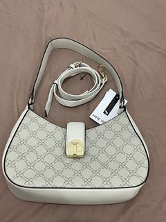 (Category: ) located in . Submitted by closetbymint (Listing ID 1453017793, Image 1). Description: .
