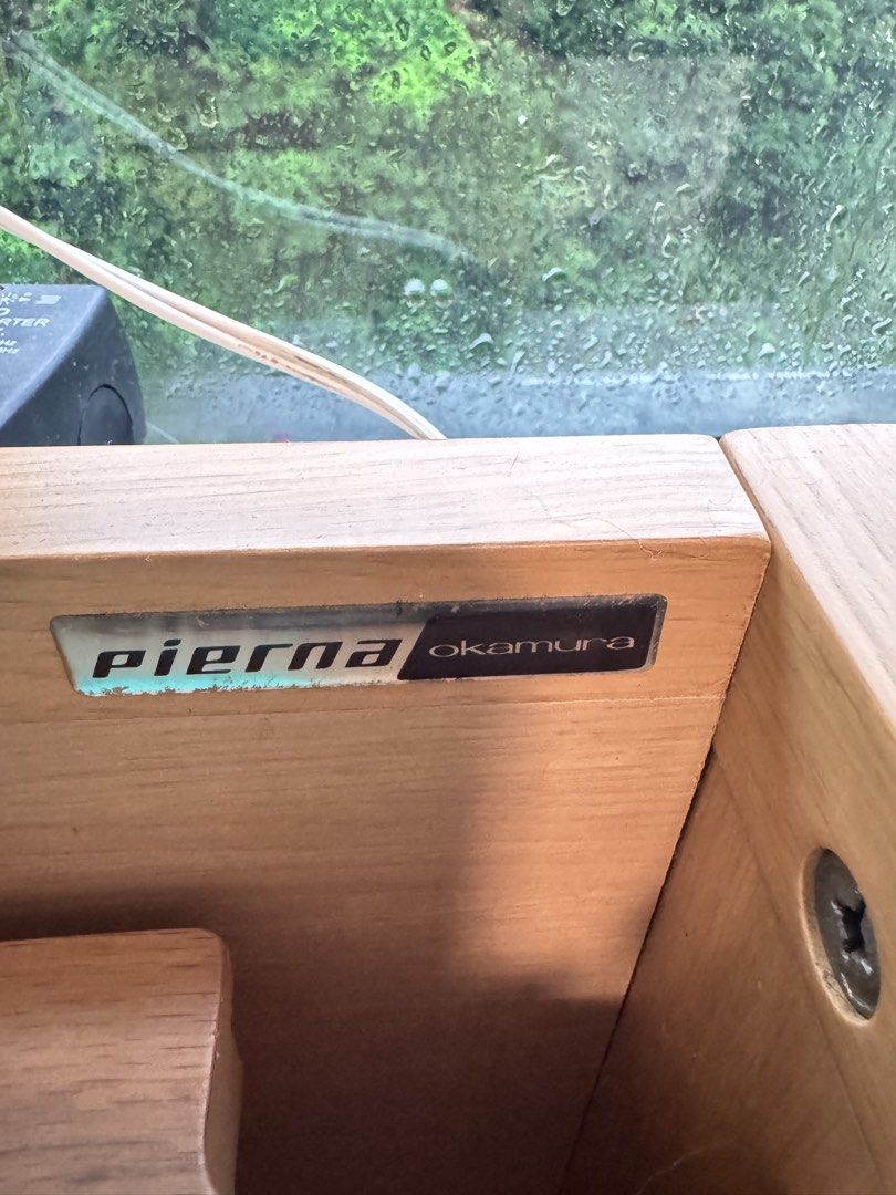 Okamura wooden study desk and chair （分類：兒童傢具 - 桌子及椅子）位於 Hong Kong。 由 chungngake67548 提交（商品編號 1452958475，圖片 2）。簡介： Okamura wooden study desk and chair with drawer. Size of desk: 93 x 66 x 80cm (height is adjustable) Size of chair: 48 x 50 (height is adjustable) Suitable for children from age 6 until adults.。