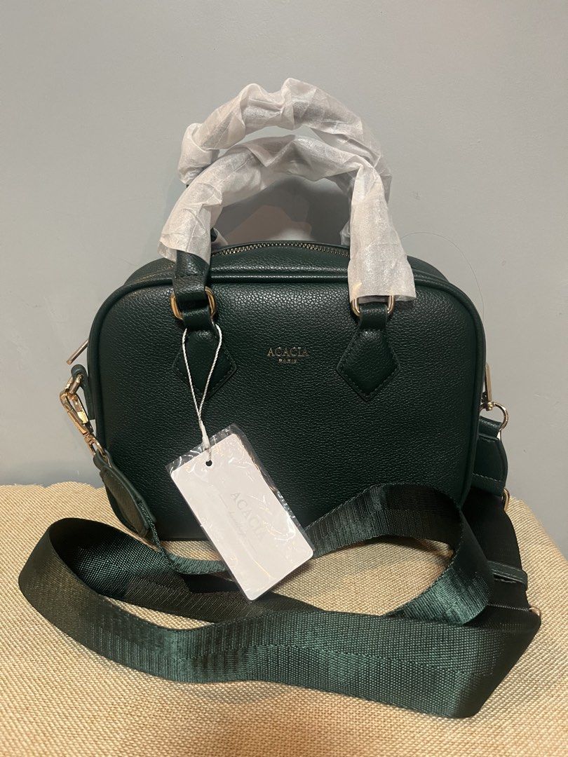 Original Acacia two way bag (Category: Cross-body Bags) located in Tabaco. Submitted by debeub (Listing ID 1452970232, Image 1). Description: Original acacia With hangtag pwede pang gift.