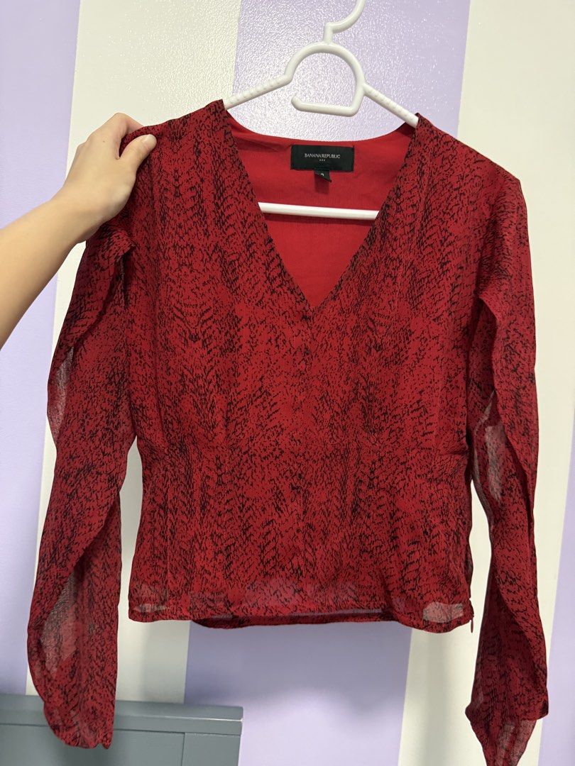 [Original] Banana Republic Red Top - Size 0 (Category: Blouses) located in Manila. Submitted by ruthbeer_ (Listing ID 1453032602, Image 1). Description: .