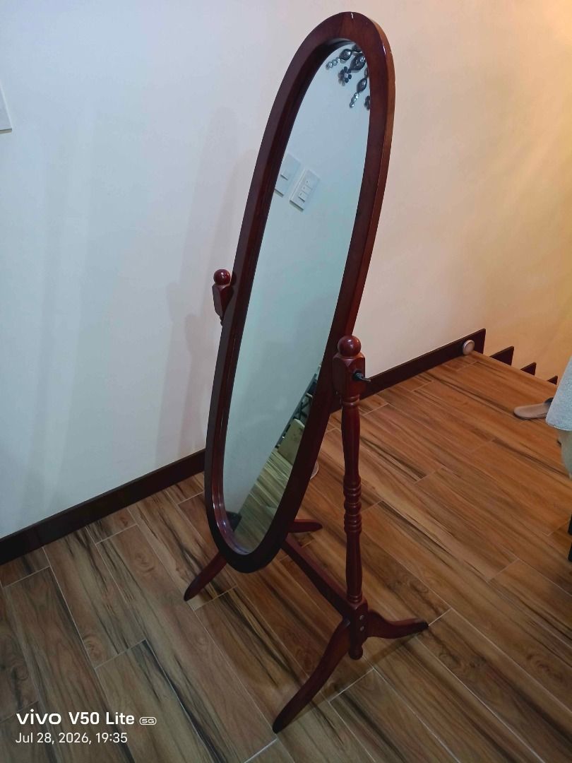 Oval shaped, Standing Mirror, 17.5 by 60 inches (Category: Mirrors) located in Caloocan City. Submitted by redflowndon27 (Listing ID 1452910583, Image 3). Description: Oval shaped 17.5 by 60 inches.