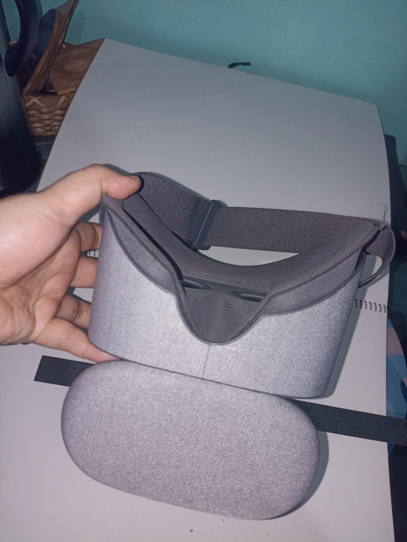 Pico VR goggles for smartphones (Category: Virtual Reality) located in Quezon City. Submitted by hi_haydz (Listing ID 1452890967, Image 3). Description: As is with photos. Shipping via J&T or Lalamove /Grab Location : Brgy Greater Lagro QC Last price posted..