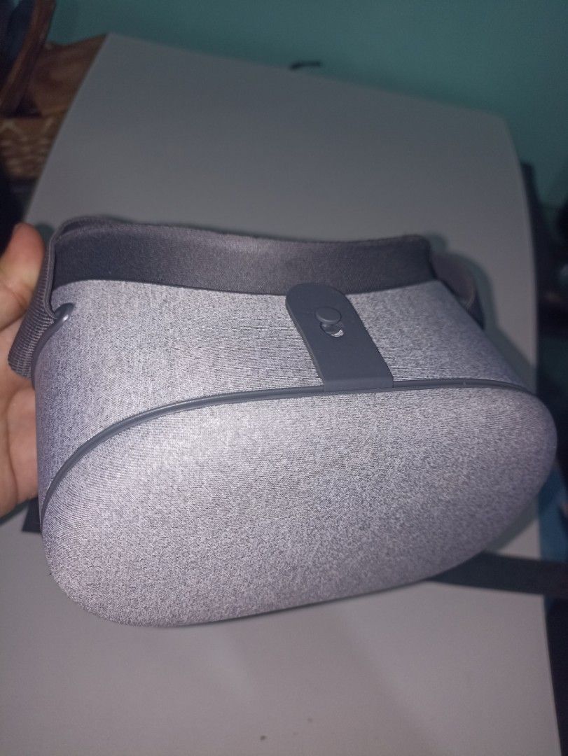 Pico VR goggles for smartphones (Category: Virtual Reality) located in Quezon City. Submitted by hi_haydz (Listing ID 1452890967, Image 1). Description: As is with photos. Shipping via J&T or Lalamove /Grab Location : Brgy Greater Lagro QC Last price posted..