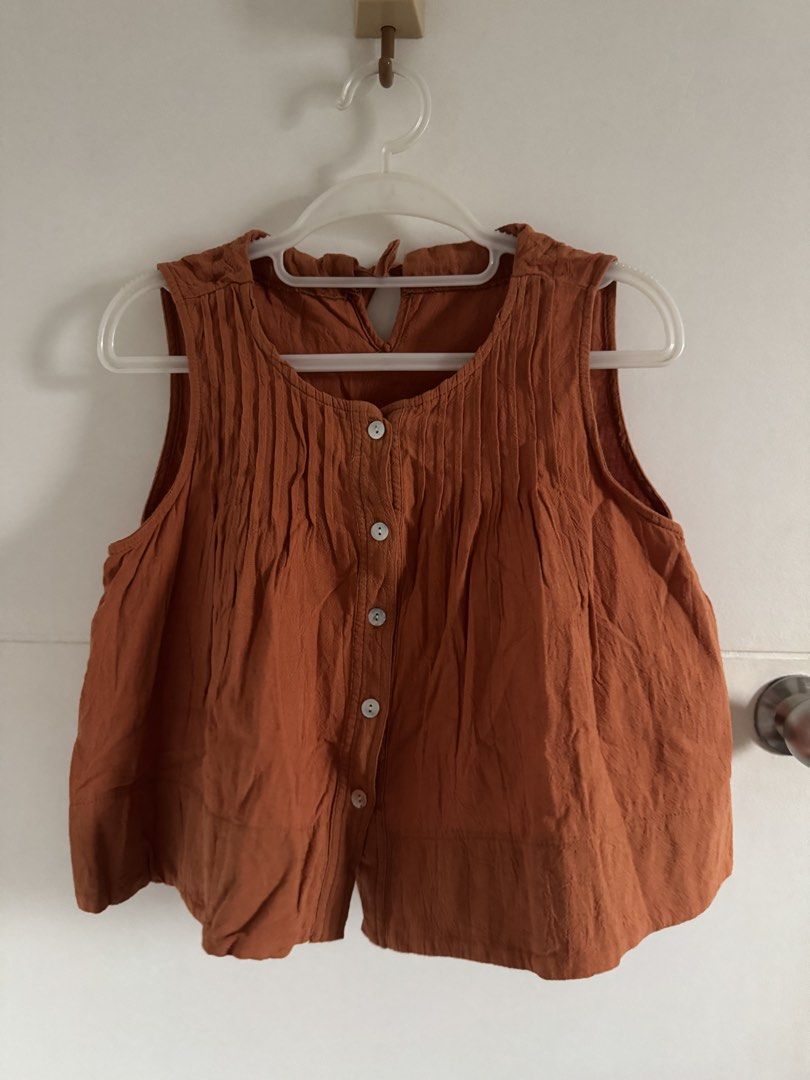 Pleated Cotton-Blend Sleeveless Button-Down Top (Category: Sleeveless) located in Marikina City. Submitted by hellolei_c (Listing ID 1452970975, Image 1). Description: Size: Small to medium :).