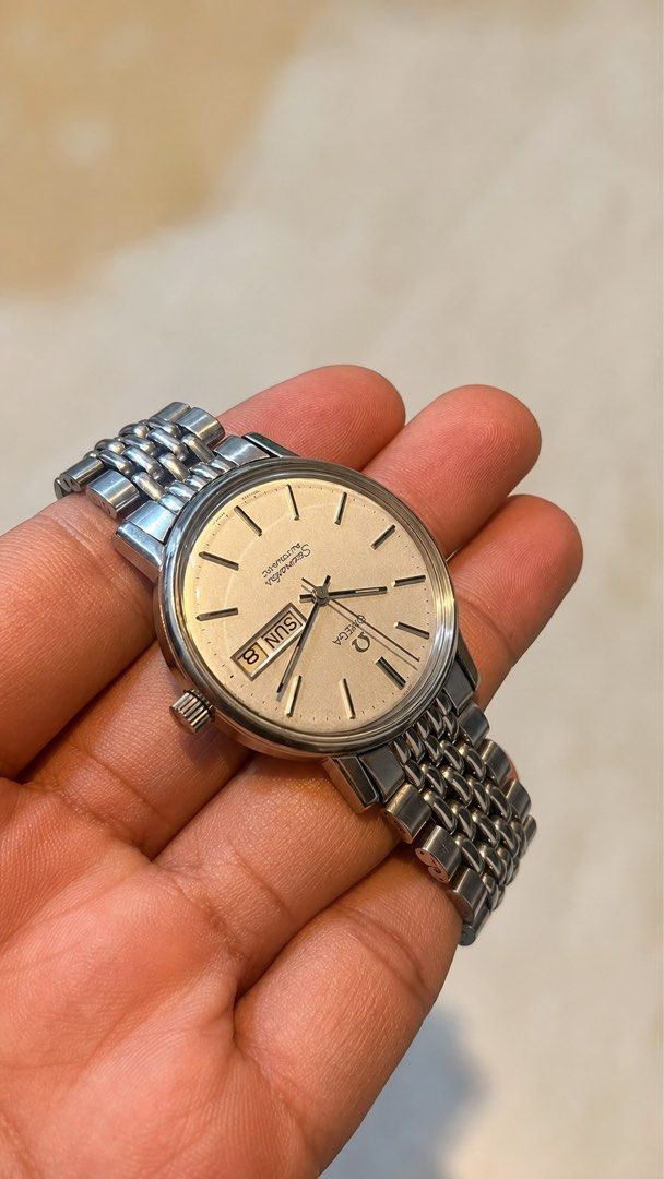 Rare Vintage Omega Seamaster Ref.166.0209 (Category: Luxury Watches) located in Caloocan City. Submitted by _alennchan (Listing ID 1453017265, Image 3). Description: Rare Vintage Omega Seamaster Ref.166.0209 - Rare Silver Gray Dial - Cal.1020 - Condition: 9.8/10 - No issue/ Mint condition - Up to 8.5 Wrist Size - Case size approx 35mm - Ref. 166.0209 - Automatic Movement - Comes with replacement box Inclusions: Replacement box 🏷️ ₱37,999 PHP Neg