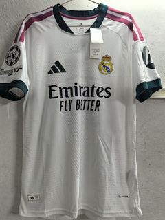 (Category: ) located in . Submitted by calcio_sport_jersey (Listing ID 1453010985, Image 1). Description: .