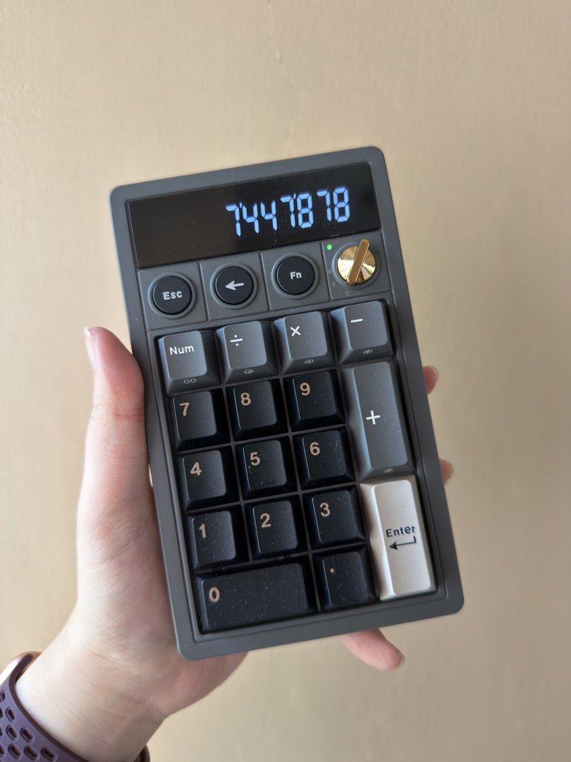 royal kludge numpad (Category: Computer Keyboard) located in Quezon City. Submitted by tanyasy_52 (Listing ID 1453036853, Image 3). Description: only used once bought from data blitz.