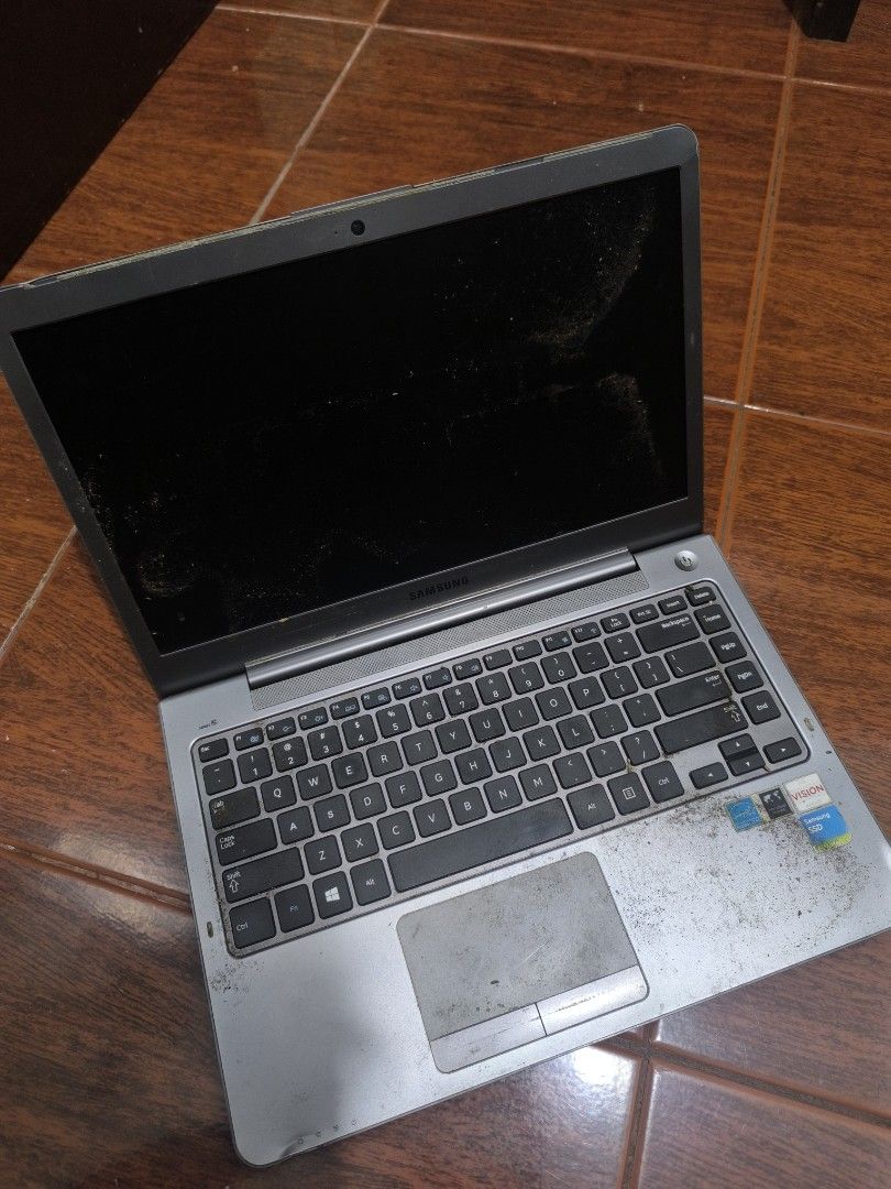 Samsung Laptop (Category: Laptops & Notebooks) located in Muntinlupa City. Submitted by jacknthrift (Listing ID 1453035422, Image 1). Description: - Samsung laptop for sale - Selling as is - QWERTY keyboard - Includes touchpad - Casing and screen have some dust and marks DEFECTIVE. SCREEN IS NOT WORKING ANYMORE AND HINDI KO NA ALAM KUNG ANO PANG IBANG DEFECT KASI WALA NA DIN YUNG CHARGER. TNX. PAKIBASA MUNA BAGO CHAT PLS..
