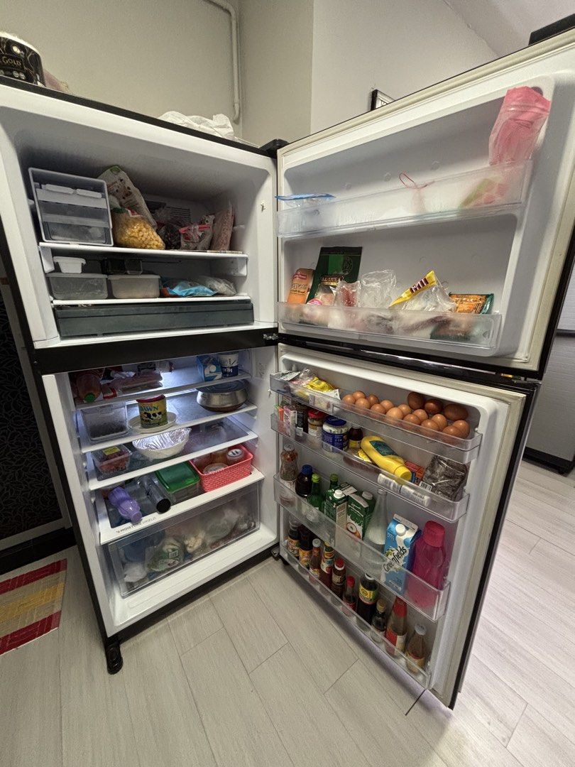 Sharp fridge price nego collect by weekend (Category: Refrigerators & Freezers) located in Singapore. Submitted by cakespoon (Listing ID 1452901865, Image 2). Description: According to the specifications provided by Sharp Singapore, the Sharp Grand Top Refrigerator (SJ-PG51P2-DS) has the following dimensions and storage capacity:📐 Physical DimensionsWidth: 820 mm (82.0 cm)Height: 1770 mm (177.0 cm)Depth: 740 mm (74.0 cm)📦 Storage CapacityTotal 