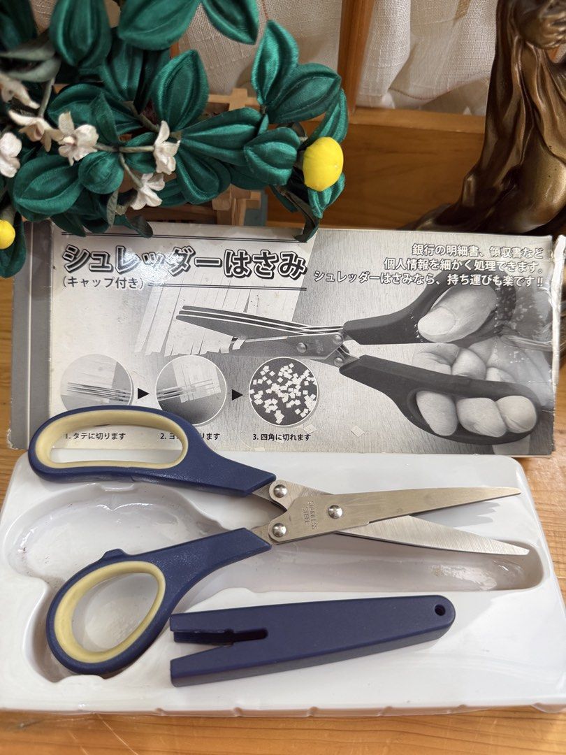 Shredder Scissors for Documents and Personal Information (Category: Office & Business Technology) located in Paranaque City. Submitted by christinashoppe (Listing ID 1452999361, Image 1). Description: - Securely shred documents like bank statements and receipts. - Cuts paper into small squares for easy and safe disposal. - Compact and convenient design for portability..