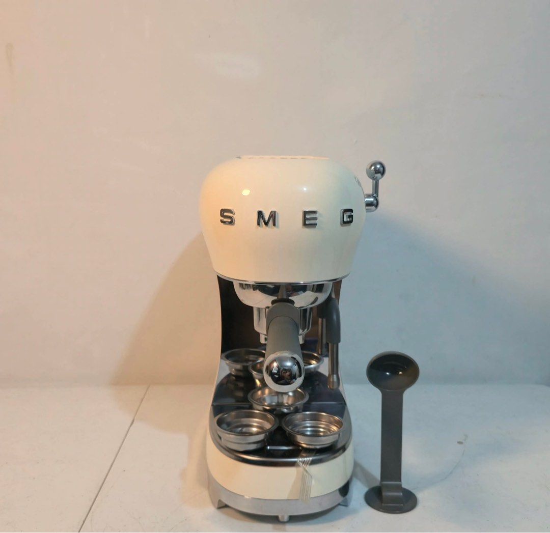 SMEG ECF02CREU Espresso Coffee Machine - Cream (Category: Coffee Machines & Makers) located in Taytay. Submitted by mikz_1303 (Listing ID 1453019601, Image 3). Description: Smeg Espresso Machine Cream Australian mall pull out Used as demo/display unit 220V Complete Box Manual 3 filter basket 2 in 1 Scooper and tamper No issue .