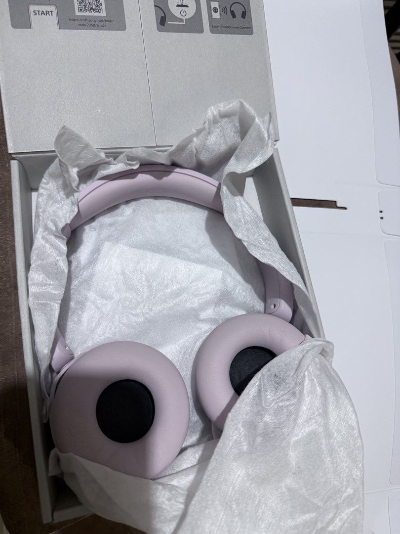 Sony WH-CH520 (Category: Headphones & Headsets) located in Taguig. Submitted by tricebea (Listing ID 1452964965, Image 3). Description: Used 3xl i change to airpod max 2.