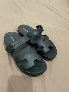 (Category: ) located in . Submitted by closetbymint (Listing ID 1453018278, Image 1). Description: .