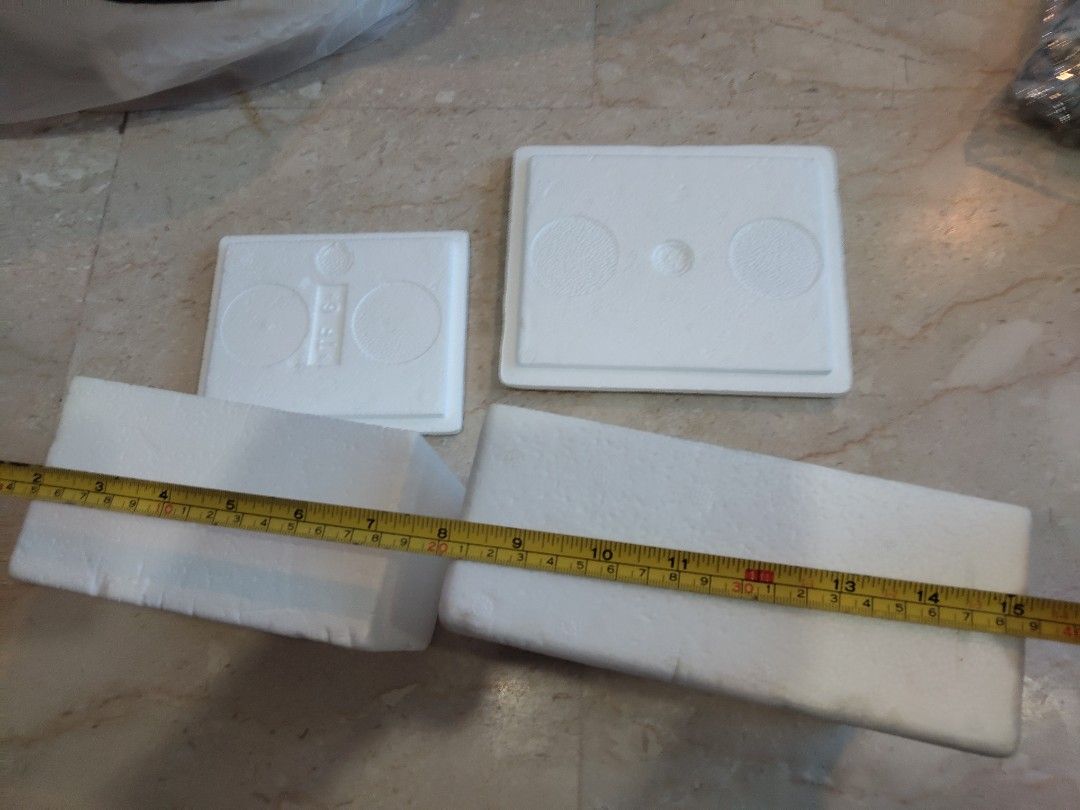 Styrofoam boxes (Category: Storage Boxes & Baskets) located in Singapore. Submitted by odd.oldseller (Listing ID 1452979729, Image 3). Description: 2 Styrofoam boxes. Small. .