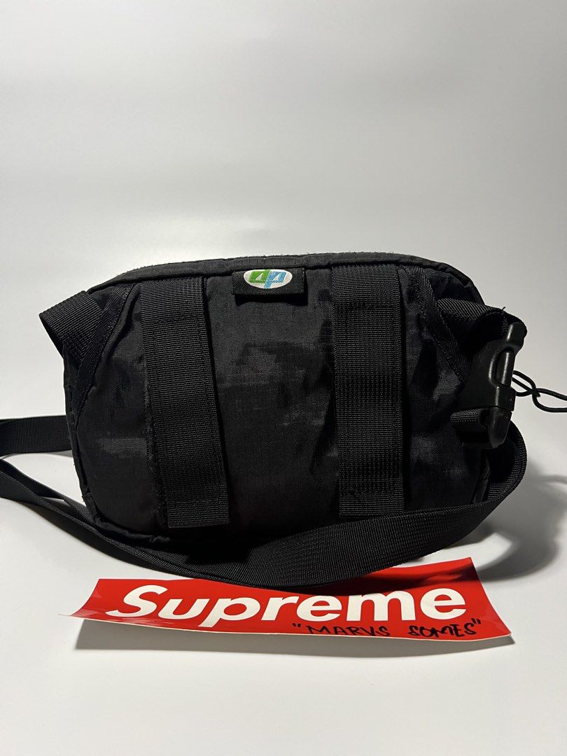 Supreme Fall Winter 2018 (Category: Sling Bags) located in Valenzuela. Submitted by streetsource (Listing ID 1453003072, Image 2). Description: Supreme Fall winter 2018 shoulder bag Like new condition Used twice Authentic .