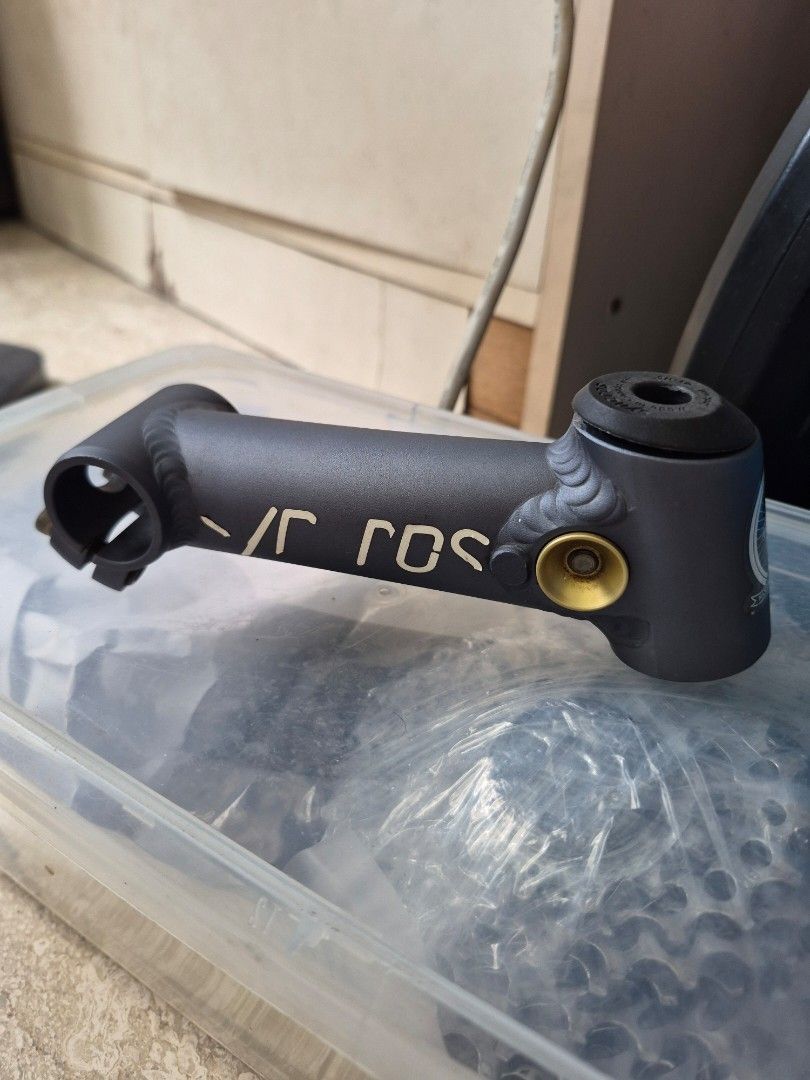 Syncros Stem (Category: Parts & Accessories) located in Singapore. Submitted by Ahbrown13 (Listing ID 1452379036, Image 2). Description: - Vintage Syncros Stem. pricen is firm.