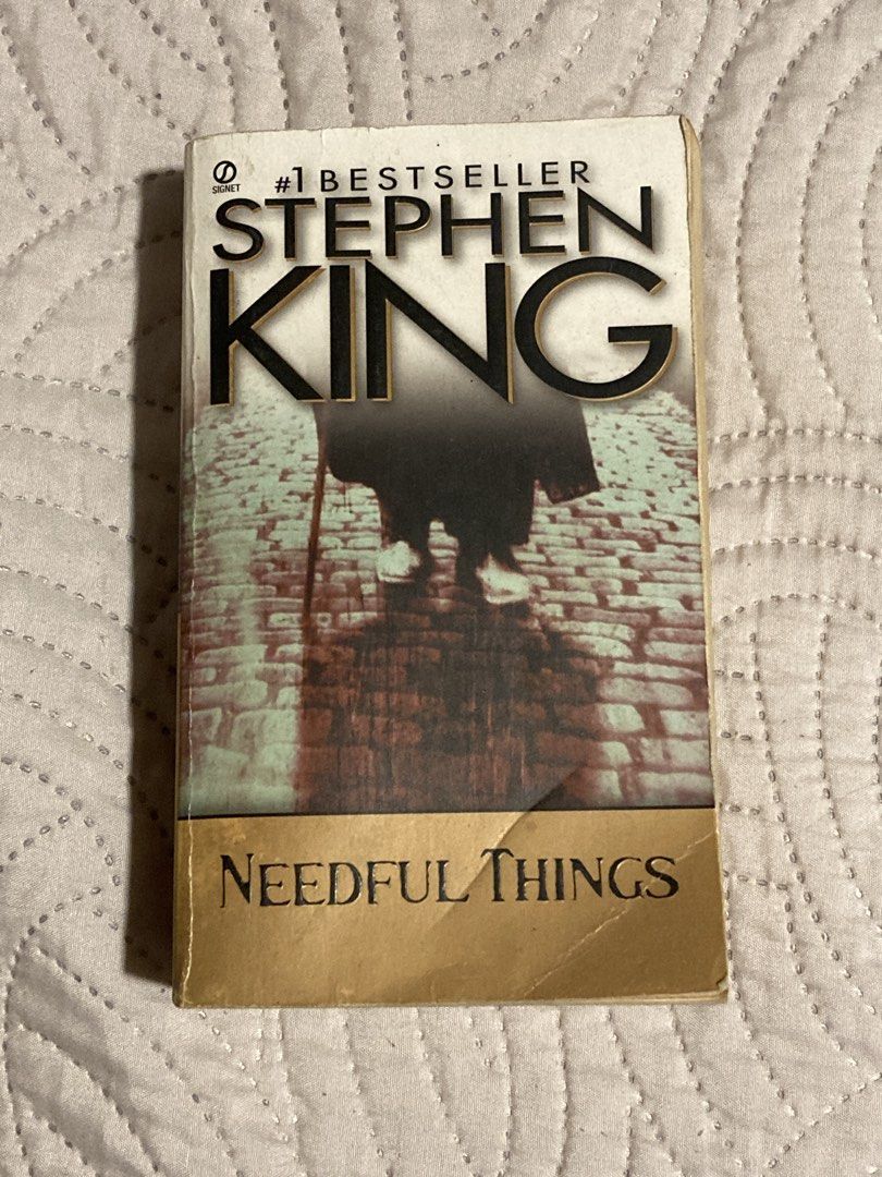 TAKE ALL Books - Bundle - Stephen King Books -mixed genre (Category: Storybooks) located in Balagtas. Submitted by venta.shop (Listing ID 1452951884, Image 3). Description: Our books are looking for a new home. 🤍 For take all only. All 20 books. Mostly Stephen King, Nicolas Sparks and others. I can send a photo of all the books. Can ship via J&T (box) or lalamove Bulacan Area.