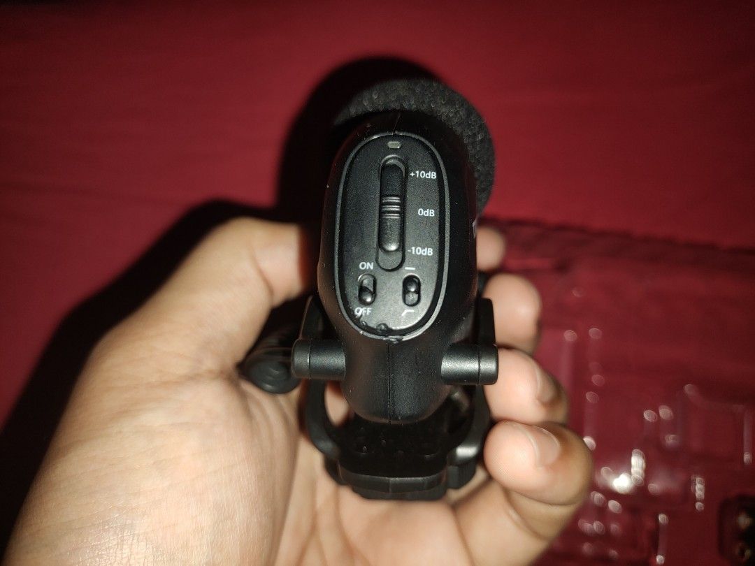 Takstar SGC-600 Shotgun Microphone (Category: Microphones) located in Muntinlupa City. Submitted by gelomamayson (Listing ID 1453007834, Image 2). Description: - Takstar SGC-600 Shotgun Microphone - Significantly improves your audio quality . - Includes essential accessories: windscreen, battery, and dual 3.5mm jack cable - Adjustable gain control with 0dB, +10dB, and -10dB settings - Low cut filter - Simple ON/OFF power switch Mainly used for fi