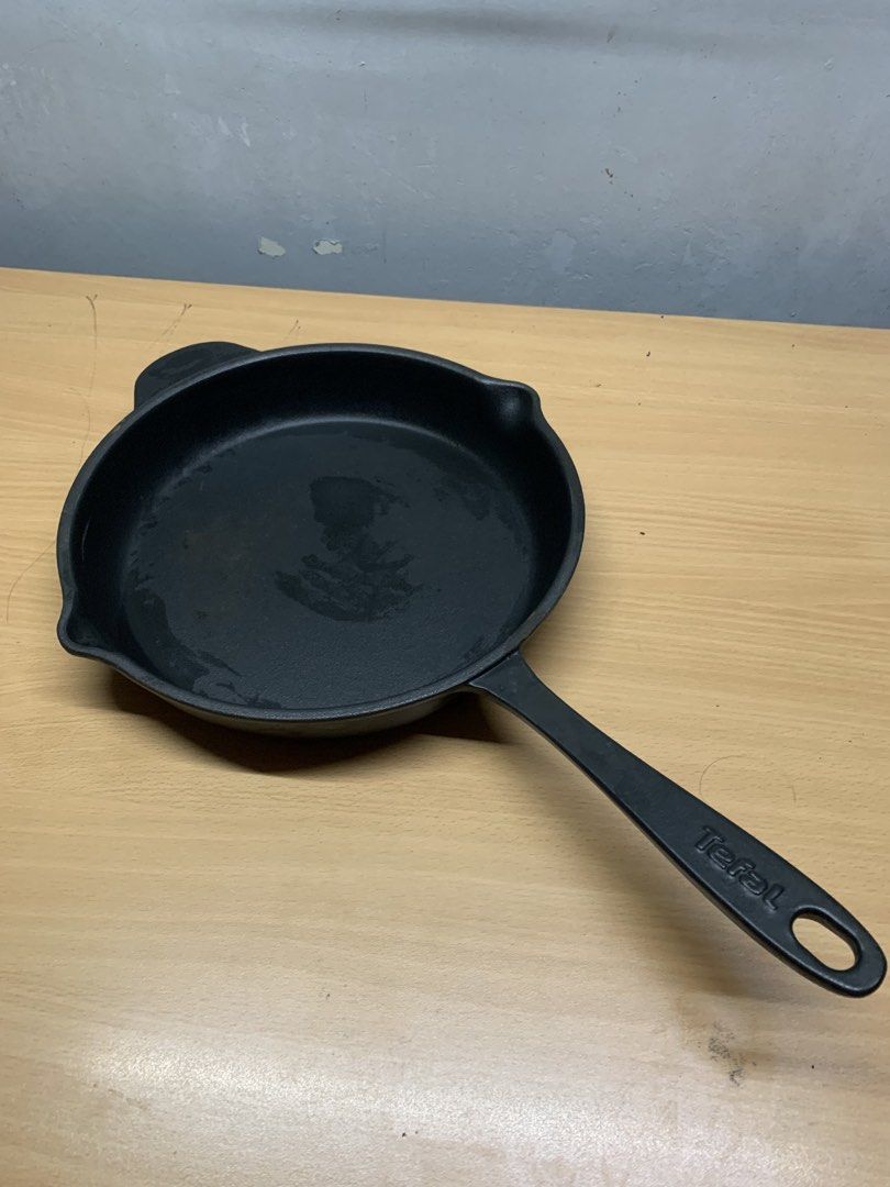 Tefal Cast Iron Skillet (Induction Ready) (Category: Cookware & Accessories) located in Manila. Submitted by joshuajerickk (Listing ID 1452906185, Image 1). Description: ✅ Induction Compatible ✅ Excellent Heat Retention ✅ No cracks or damages. Ready to Use. See last photo for original price. .