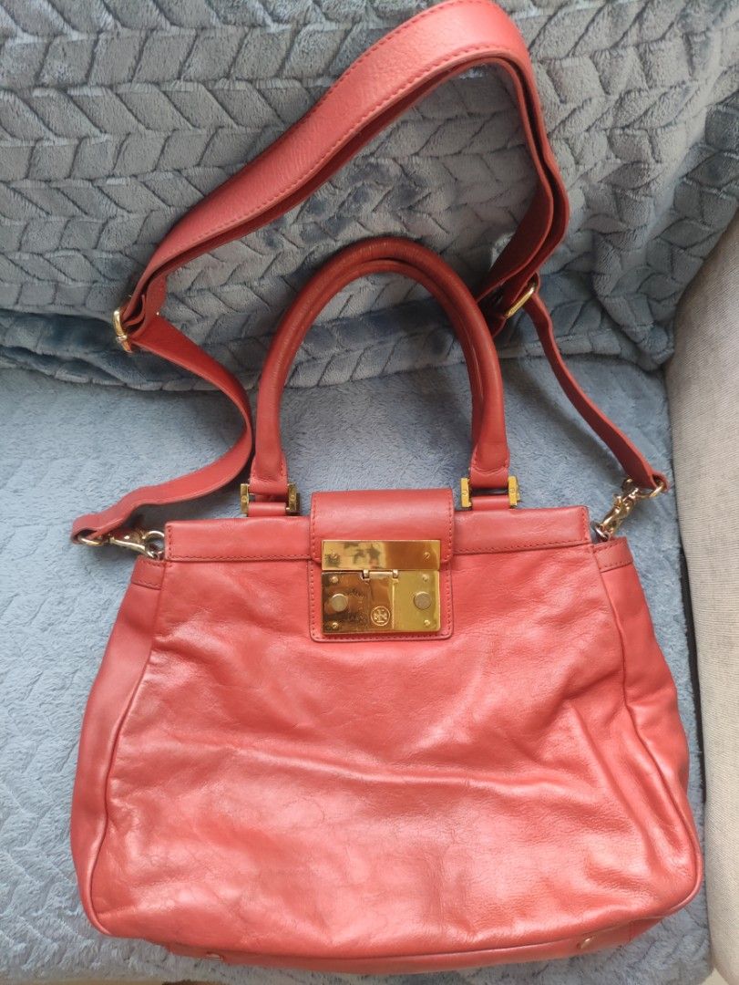 Tory Burch Red Leather Tote Bag with Gold Hardware (Category: Luxury Bags & Wallets) located in Cainta. Submitted by luxesparkle (Listing ID 1453005351, Image 1). Description: Tory Burch Bag U.S bought very nice in actual .