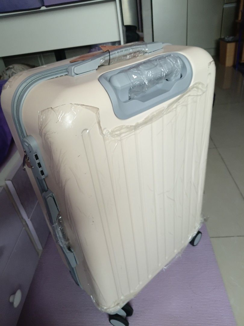 Travel basic 25 (Category: Luggage) located in Makati City. Submitted by rasha_8 (Listing ID 1452895931, Image 3). Description: Brand New Travel Basic 25" luggage dirty white or cream location makati 4 wheels 360 degrees swivel tsa lock location makati asking 2500p df on buyer.