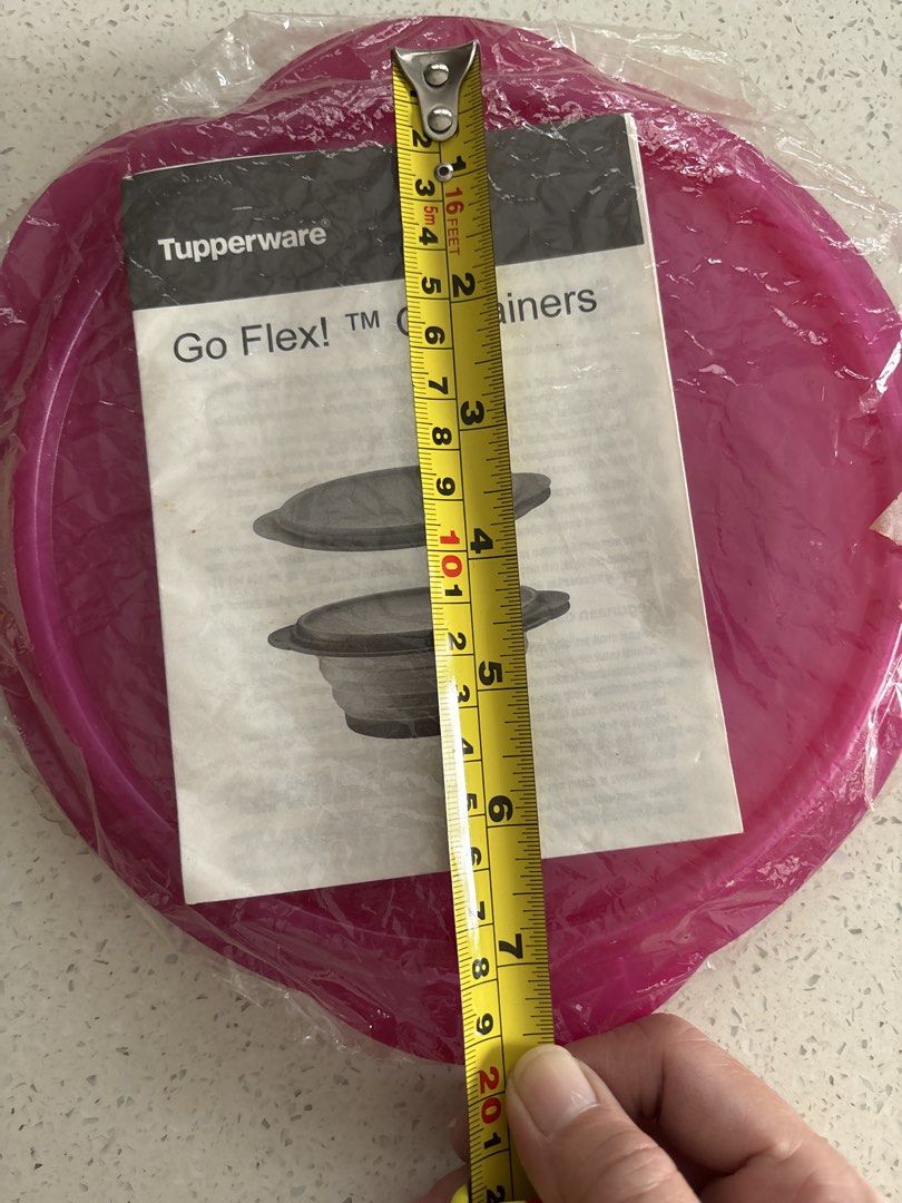 Tupperware container (Category: Food Organisation & Storage) located in Singapore. Submitted by ladies_street (Listing ID 1452886273, Image 2). Description: Can keep flat..