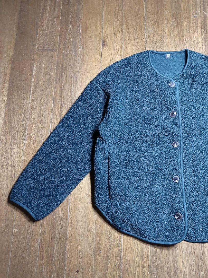 Uniqlo Fleece Button Up Jacket Size S mens (Category: Coats, Jackets and Outerwear) located in Mandaluyong City. Submitted by heatgear (Listing ID 1453005347, Image 2). Description: - Uniqlo Fleece Jacket - Size: S - Button-up front - Round neckline - 100% Polyester - Front pockets - Ideal for layering - Comfortable and warm dimension L 25 w 21 S 19 1000 + sf location mandaluyong willing to meet up as long as it's near my area.