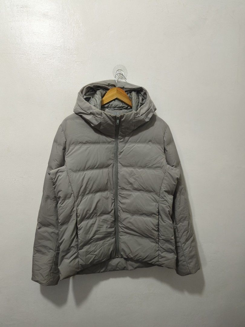 Uniqlo Gray Down Seamless Puffer Jacket Men Small (Category: Coats, Jackets and Outerwear) located in Balanga. Submitted by winterlab_ph (Listing ID 1453009300, Image 2). Description: Code: A514 Width: 21 Length: 26 Shoulders: 17 Sleeves: 25.5.