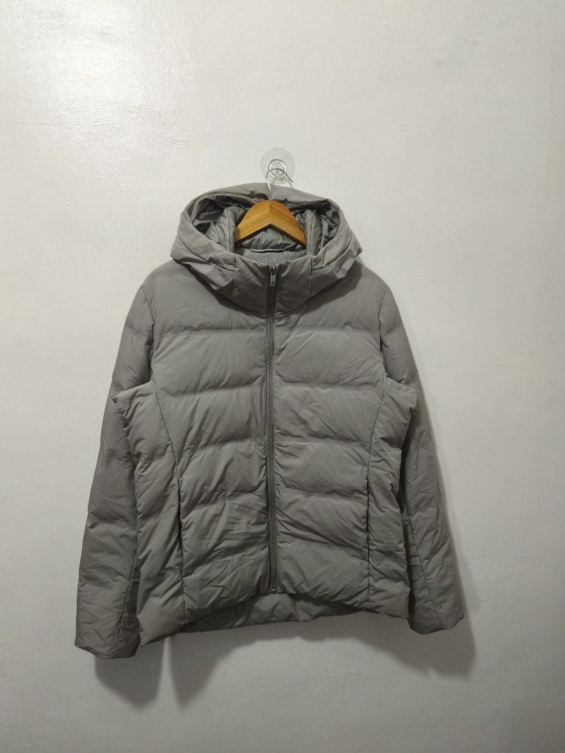 Uniqlo Gray Down Seamless Puffer Jacket Men Small (Category: Coats, Jackets and Outerwear) located in Balanga. Submitted by winterlab_ph (Listing ID 1453009300, Image 3). Description: Code: A514 Width: 21 Length: 26 Shoulders: 17 Sleeves: 25.5.