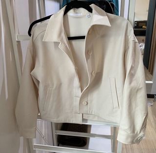 (Category: ) located in . Submitted by mywardrobe1234 (Listing ID 1453024363, Image 1). Description: .