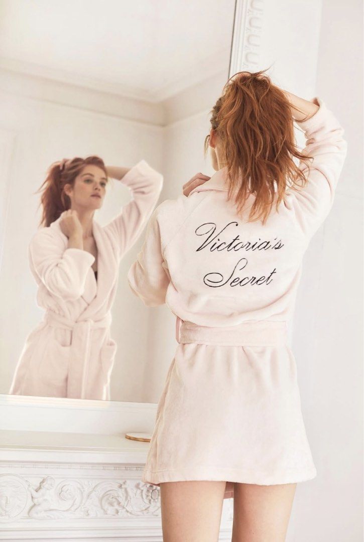 Victorias secret bathrobe (Category: Coats, Jackets and Outerwear) located in Tanza. Submitted by 9th.street.thrift (Listing ID 1453037640, Image 2). Description: Victoria secret bath robe Good as new No issue Super lambot Xs/s on tag 23x37.5 .