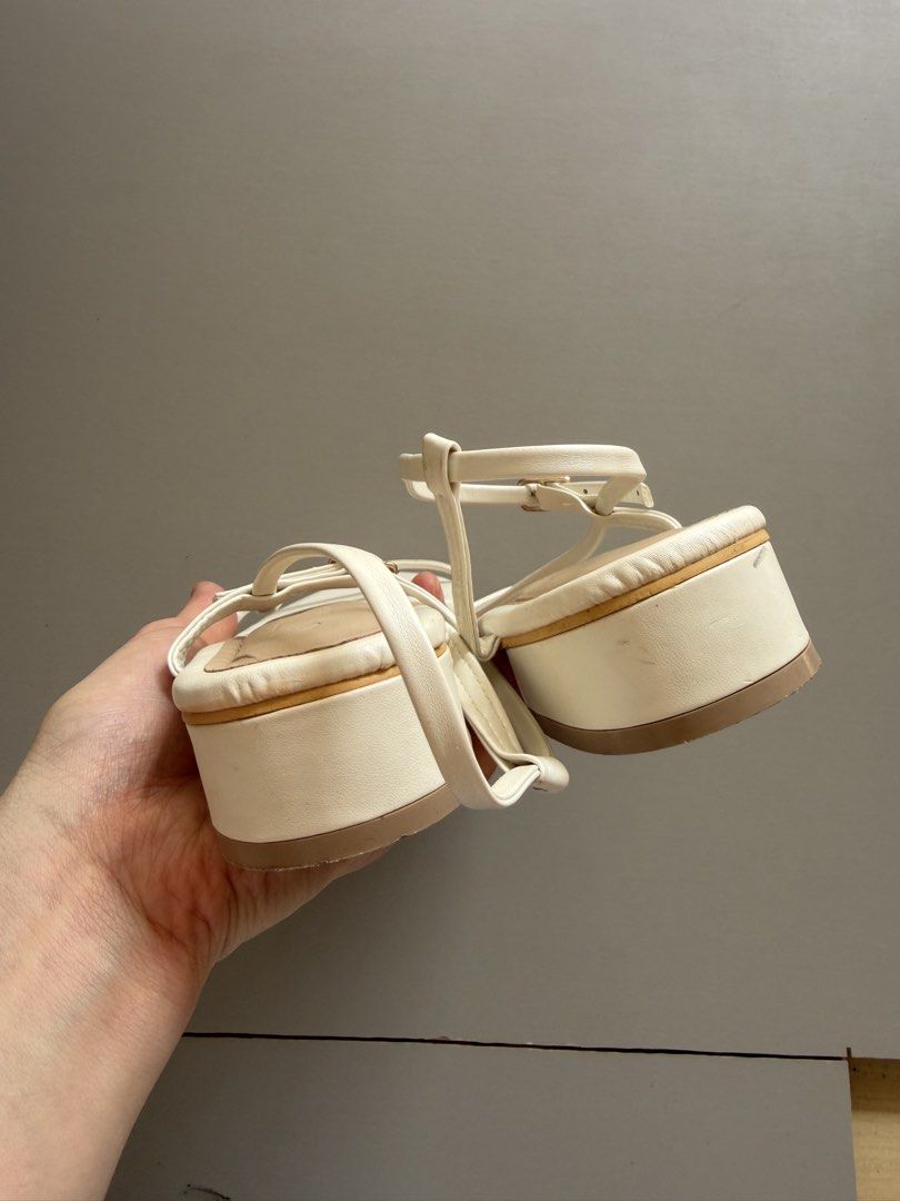 White Heels 37 (Category: Heels) located in Batangas. Submitted by essir (Listing ID 1452924701, Image 2). Description: used once size 37.