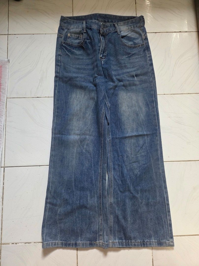 WIDE FLARED JEANS (Category: Jeans) located in Bacoor. Submitted by trixterbayron (Listing ID 1452999159, Image 1). Description: MEASUREMENT IN INCHES LENGTH: 40 LEG OPENING: 10.5 SIZE: 30.
