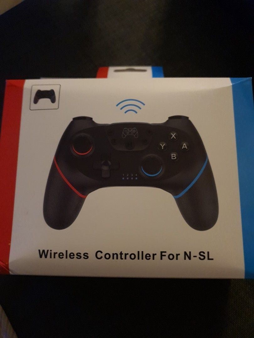 Wireless controller NS/computer NOT WORKING (Category: Controllers) located in Singapore. Submitted by iamwhatimwad (Listing ID 1452890692, Image 3). Description: all buttons works fine until one day it can't be charge. I guess you can strip it for parts. please take note. still have box and cable.