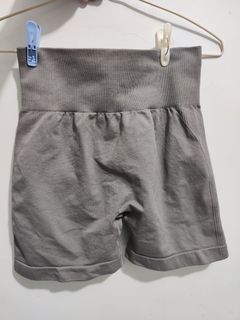 （分類：）位於 。 由 suedemandy 提交（商品編號 1452904588，圖片 1）。簡介： 。