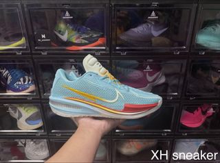 由 xh._.sneakers (刊登 ID 1452928554，圖片 1) 提交，位於 的 (類別：)，說明：。
