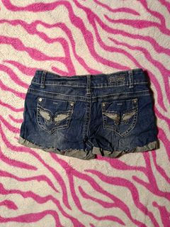 (Category: ) located in . Submitted by uhwhynot (Listing ID 1453002875, Image 1). Description: .