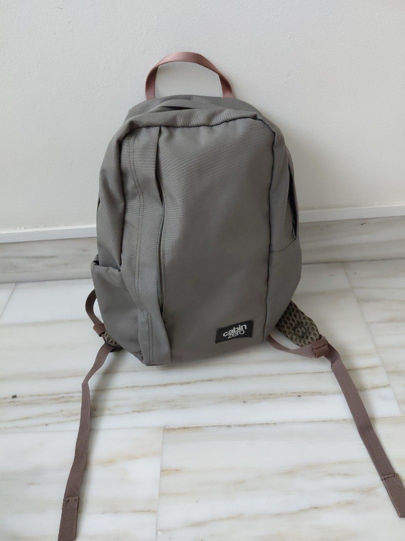 Zero Cabin backpack (Category: Backpacks) located in Singapore. Submitted by gemcap572 (Listing ID 1452894282, Image 1). Description: .