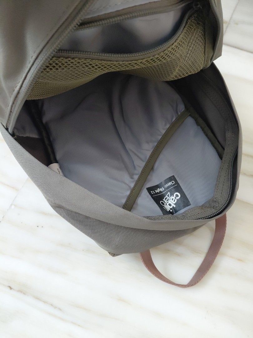 Zero Cabin backpack (Category: Backpacks) located in Singapore. Submitted by gemcap572 (Listing ID 1452894282, Image 3). Description: .
