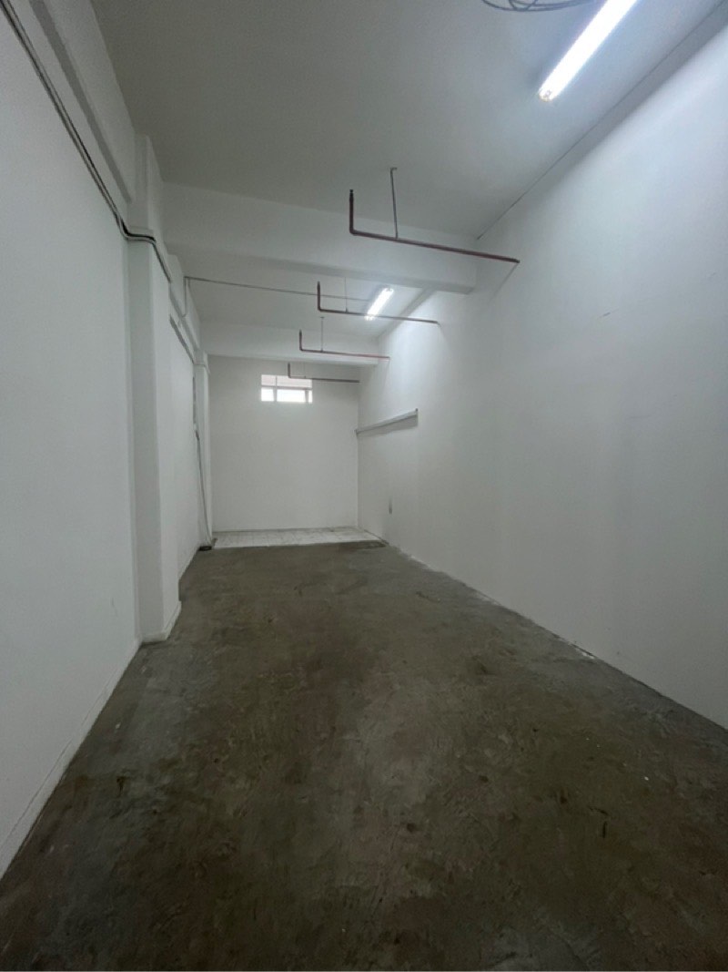 (Category: ) located in . Submitted by bizspace (Listing ID 1447506015, Image 1). Description: .