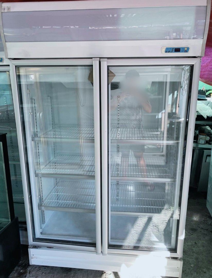 2 door glass chiller (Category: Refrigerators and Freezers) located in Manila. Submitted by manaloreia83978 (Listing ID 1447587293, Image 1). Description: 2 door glass chiller second hand good condition ready to used test to sawa for pick up only... open for viewing anytime.