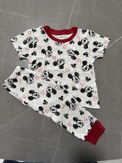(Category: ) located in . Submitted by wardrobe.essentials (Listing ID 1447671999, Image 1). Description: .