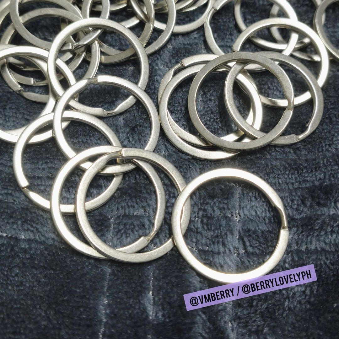 32mm Silver Keychain Rings (100pcs) for Crafts and DIY Projects (Category: Luxury Accessories) located in Quezon City. Submitted by vmberry (Listing ID 1447627527, Image 1). Description: Split Type Keychain Rings for Craft and DIY - price: 100php for 100pcs / 400php for 500pcs - split ring, silver, diameter: approx. 32mm, for size reference pls see 3rd pic - also available: Keychain ring with swivel connector, pls see my other listing ^^ MOP(payo