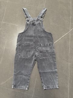 (Category: ) located in . Submitted by wardrobe.essentials (Listing ID 1447671678, Image 1). Description: .
