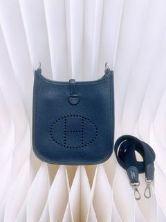 （分類：）位於 。 由 heras.luxury 提交（商品編號 1447632271，圖片 1）。簡介： 。