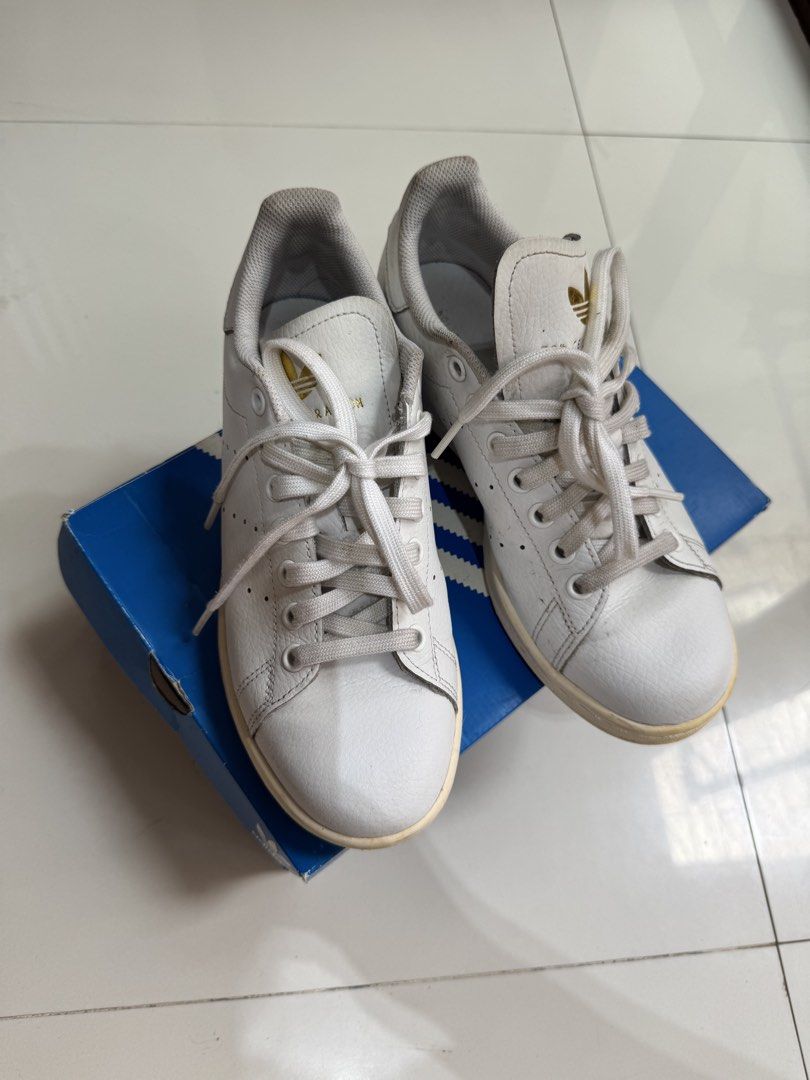 Adidas Stan Smith White Leather Sneakers (Category: Sneakers) located in Marilao. Submitted by gleizapo (Listing ID 1447615876, Image 2). Description: - Classic white Adidas Stan Smith sneakers - Made from genuine leather - Includes original box - Wardrobe staple, perfect for casual wear - Rarely used .