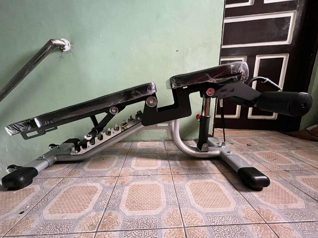 Adjustable Bench ( Flat - Incline - Decline) (Category: Weights & Dumbbells) located in Caloocan City. Submitted by protein888 (Listing ID 1447654917, Image 1). Description: .