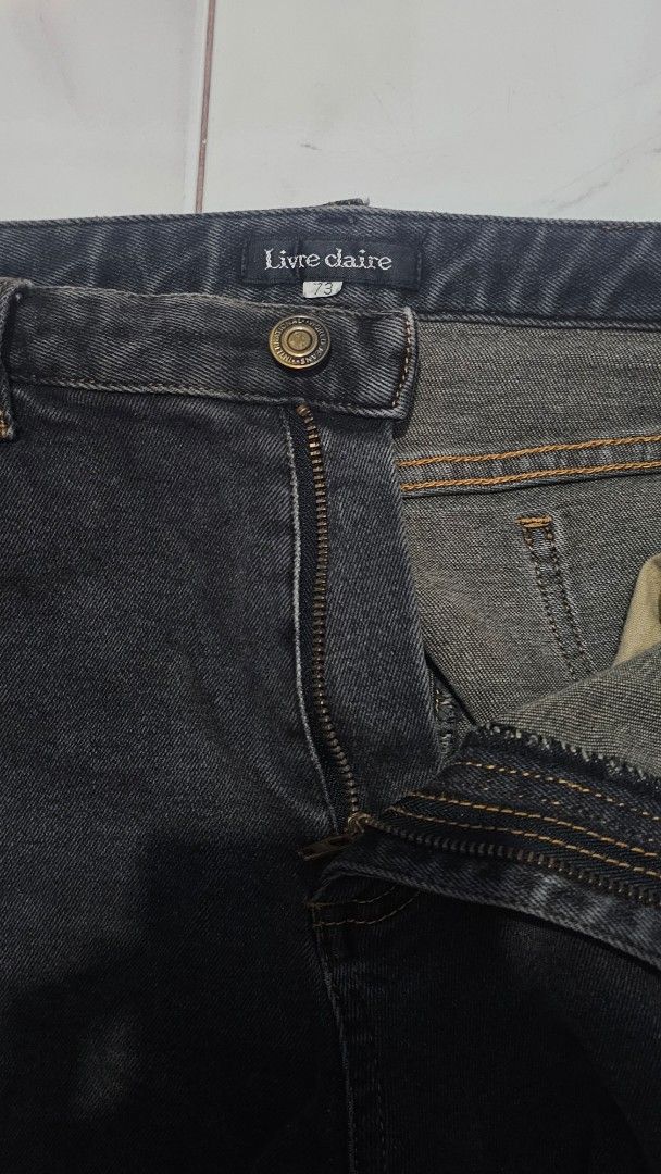 ARCHIVE Livre Claire Studded Flared Jeans (Category: Jeans) located in Quezon City. Submitted by cidoffline (Listing ID 1447650526, Image 3). Description: this made me look like a twink get it now dawg Measurements: waist 30" thigh 10" length 39" hem 10.5" 📍 QC AREA can do Lalamove, JNT if other places.