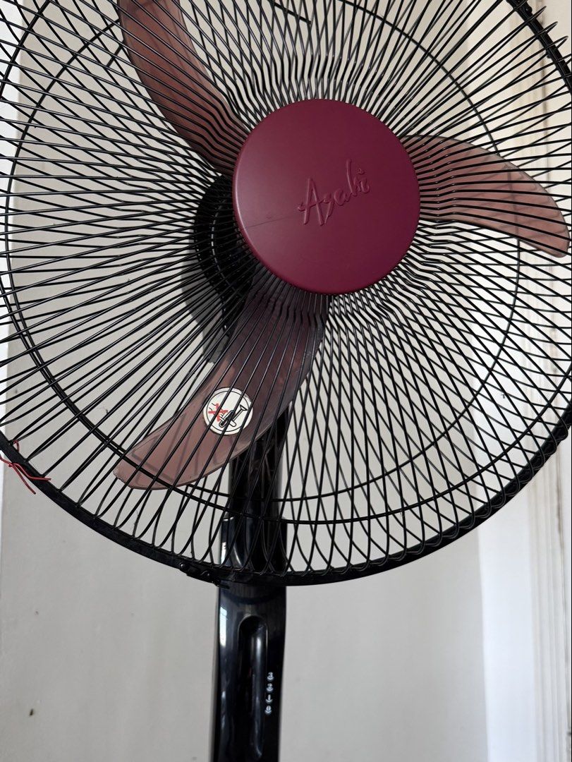 Asahi Stand Turbo Fan (working but with issues) (Category: Fans) located in San Juan City. Submitted by vjncc (Listing ID 1447545035, Image 1). Description: Machine working as intended. Malakas ang hangin need lang palitan yung guard lock pra magamit kung gagamitin as electric fan. Otherwise perfect ito para sa mga gusto mag recycle /electrician na marunog mag ayos ng appliance. ⚠️ PUSH BUTTON BROKEN ⚠️SWING BROKEN ⚠️ GUARD LOCK BROKEN.